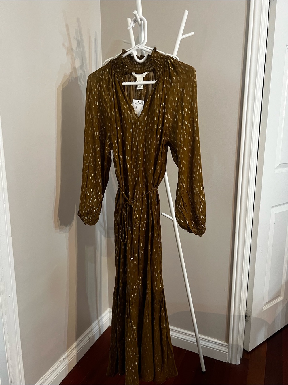 H&M Olive Green Maxi Dress with Subtle Dot Print - Picture 6 of 11